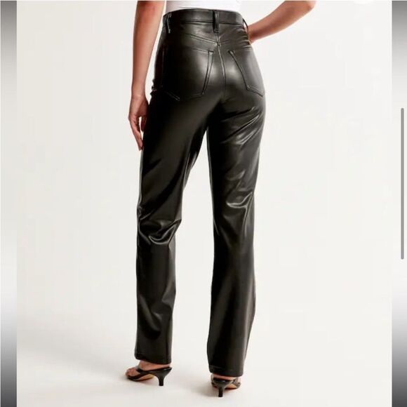 Abercrombie & Fitch Faux Leather 90s Straight Ultra High Rise size 29 / 8s - Picture 3 of 8